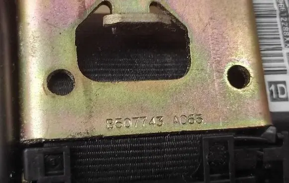 Peugeot 307 Front seatbelt 96612288XX B507743AC65