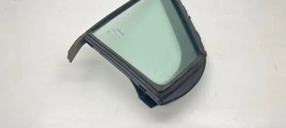 Toyota Yaris Front triangle window/glass 43R00097