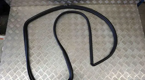 Toyota Prius+ (ZVW40) Front door rubber seal 6231247040