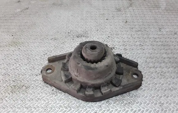 Nissan Primera Front shock absorber mounting bracket 55320BM400