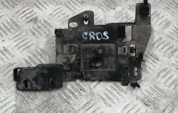 Opel Crossland X Other engine bay part 9813085580