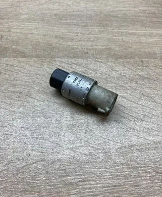 Ford C-MAX I Air conditioning (A/C) pressure sensor 95BW19E561AA