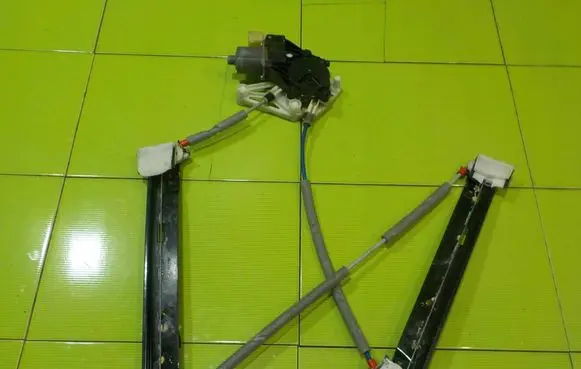 Ford B-MAX Front door window regulator with motor EP345 AV1114A389L4