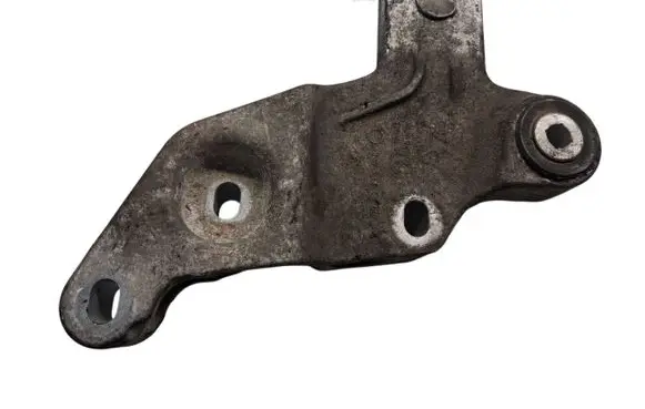 Mercedes-Benz Vito Viano W447 Engine mount bracket 326H34A 7241126