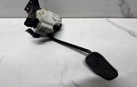 Volvo XC90 Accelerator throttle pedal 30683521