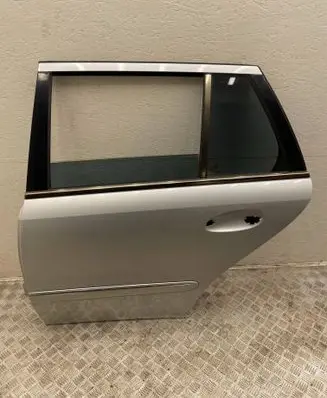 Mercedes-Benz E W211 Rear door