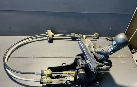 Opel Astra H Gear shifter/selector 