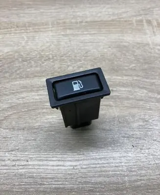 Toyota Avensis T250 Fuel tank opening switch 156795 5660U31