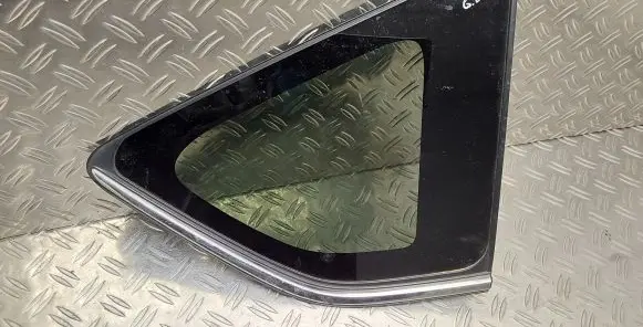 Toyota RAV 4 (XA40) Rear side window
