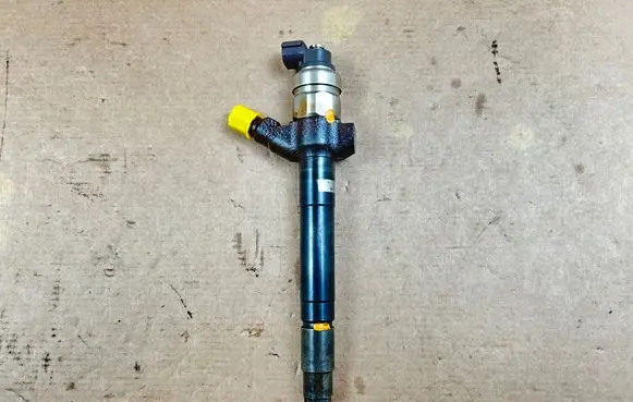 Fuel injector