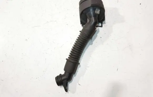 Mercedes-Benz B W245 Oil fill pipe A6400100369
