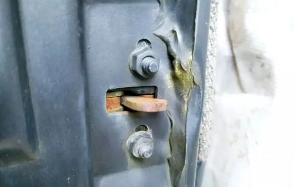 Peugeot 405 Rear door check strap stopper