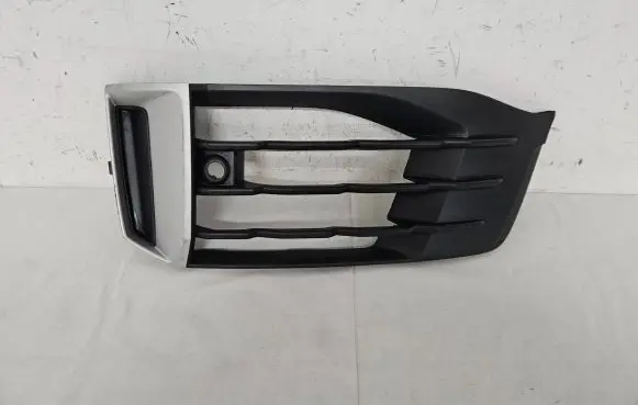 Audi Q7 4M Front bumper lower grill 4M0807681AK