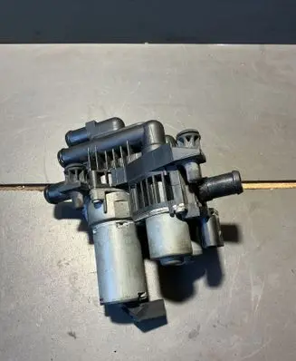 Mercedes-Benz S W220 Coolant heater control valve 2208300184