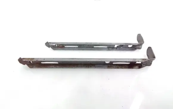 Volvo XC90 Headlight/headlamp mounting bracket 89028052 8637182 8637181