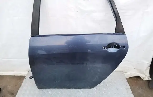 Mitsubishi Grandis Rear door