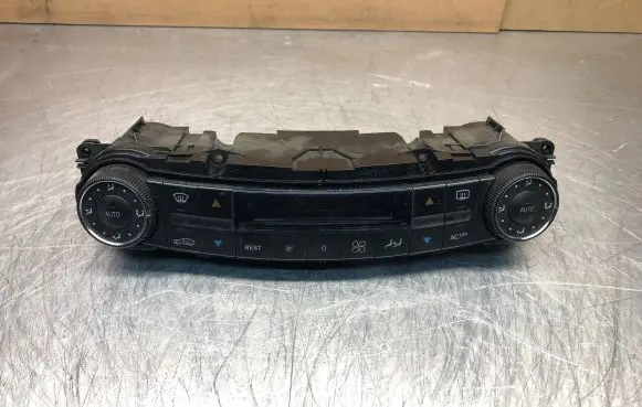 Mercedes-Benz E W211 Climate control unit 2118301285 00054704