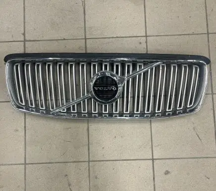 Volvo XC90 Front bumper upper radiator grill 32365367 31425931 31425095