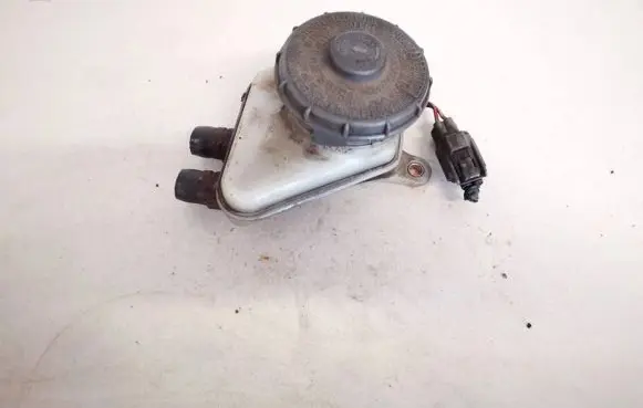 Honda Civic Brake fluid reservoir 
