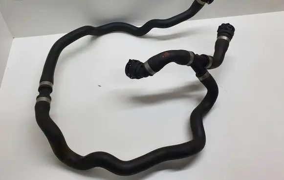 BMW 5 E60 E61 Engine coolant pipe/hose 7512727
