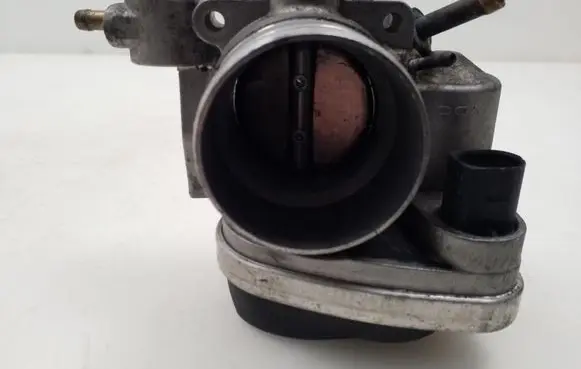 Volkswagen PASSAT B5 Throttle valve 06B133062L