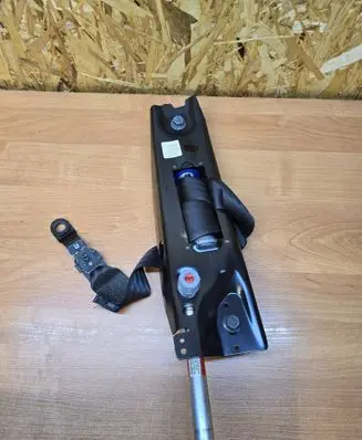 Volvo XC70 Front seatbelt 6251537308