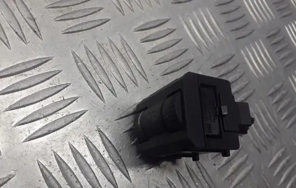 Skoda Octavia Mk2 (1Z) Headlight level adjustment motor 