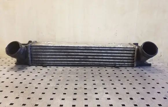 BMW X1 E84 Intercooler radiator 7524916 3093796