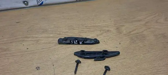 BMW 4 F32 F33 Fender mounting bracket 7294653 7294679