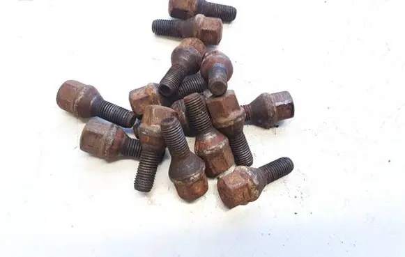 Nissan Note (E11) Nuts/bolts 