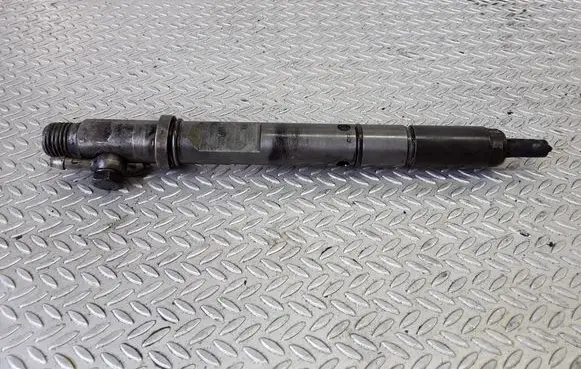 Audi A6 S6 C5 4B Fuel injector 059130201F 0432133795