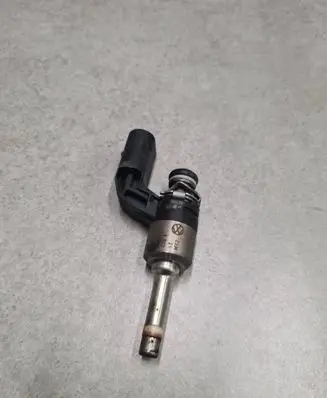 Audi A3 S3 8P Fuel injector 03C906036F IHP072