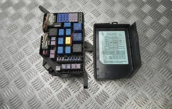 Hyundai Tucson JM Fuse box set 912082E140