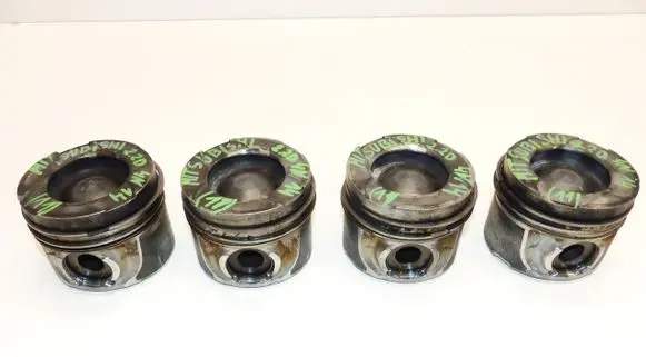 Mitsubishi Outlander Piston M174