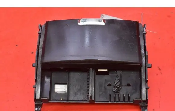Glove box