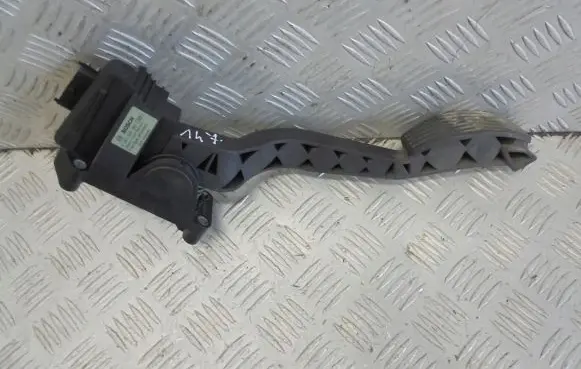 Alfa Romeo 147 Accelerator pedal position sensor 0281002380