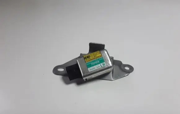 Toyota Land Cruiser (J120) Airbag deployment crash/impact sensor 8983060020