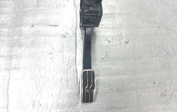 Ford Fusion II Accelerator throttle pedal DG9C9F836CD DG9C9F836 H1623090547