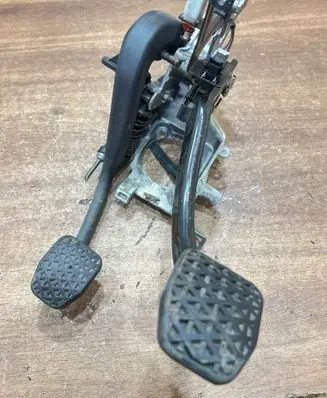 BMW 5 E39 Pedal assembly 35111162638
