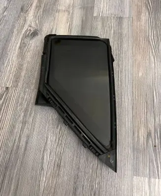 Toyota C-HR I Rear vent window glass 43R00101 DOT899M315AS3 68188f4010