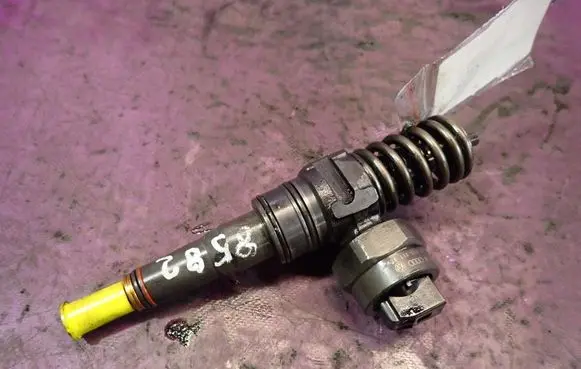 Ford Galaxy Fuel injector 
