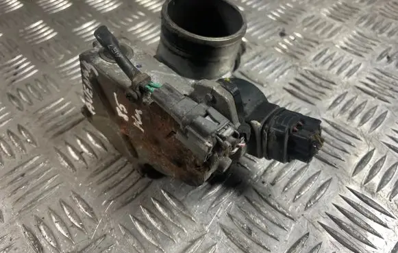 Toyota Avensis Verso Throttle valve
