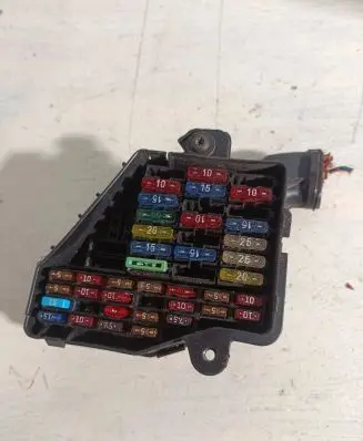 Audi A3 S3 8L Fuse module 1225139