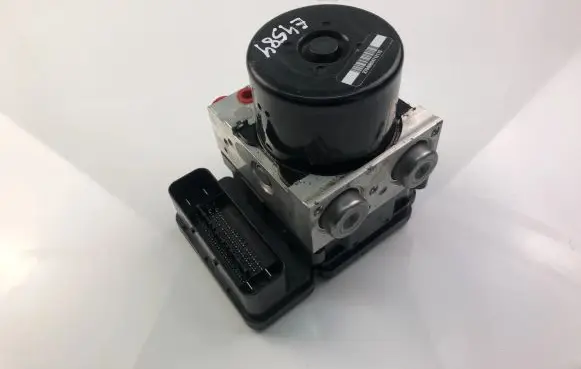Volvo C30 ABS Pump 10096104083