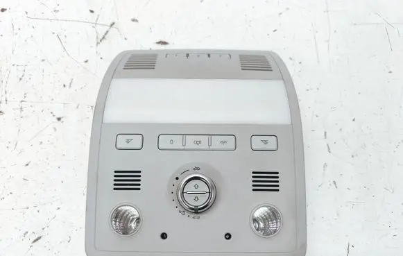 Volkswagen Touareg II Front seat light 7P6947105H