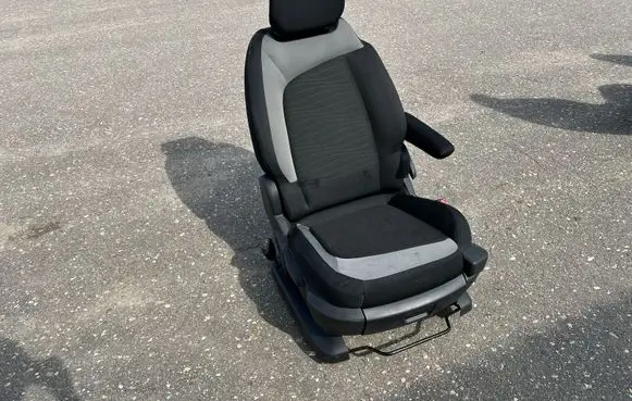 Citroen C4 II Picasso Front passenger seat