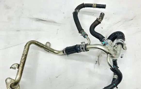 Toyota Land Cruiser (J150) Fuel line pipe