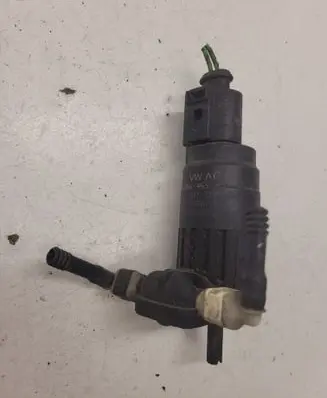 Volkswagen Golf V Windscreen/windshield washer pump 1K6955651
