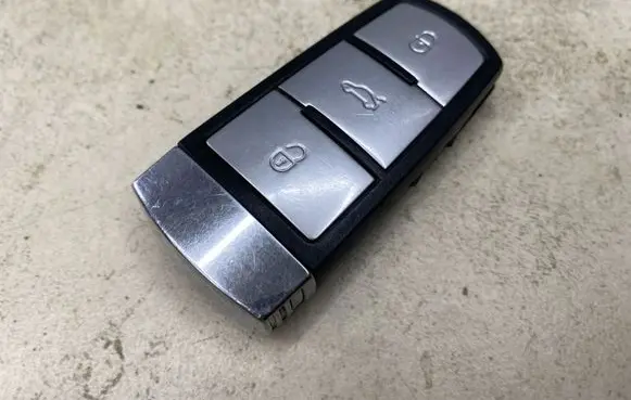 Volkswagen PASSAT B6 Ignition key/card 