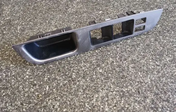 Nissan Tiida C11 Front door window switch trim 80961EL11A